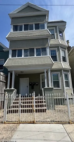 23 Elliott St — Photo 1