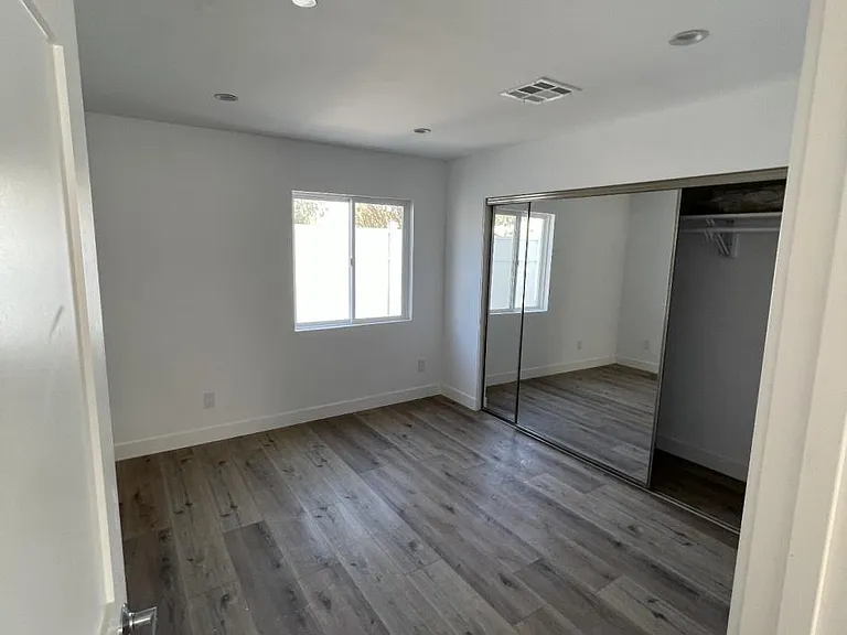 8602 Penfield Ave — Photo 9