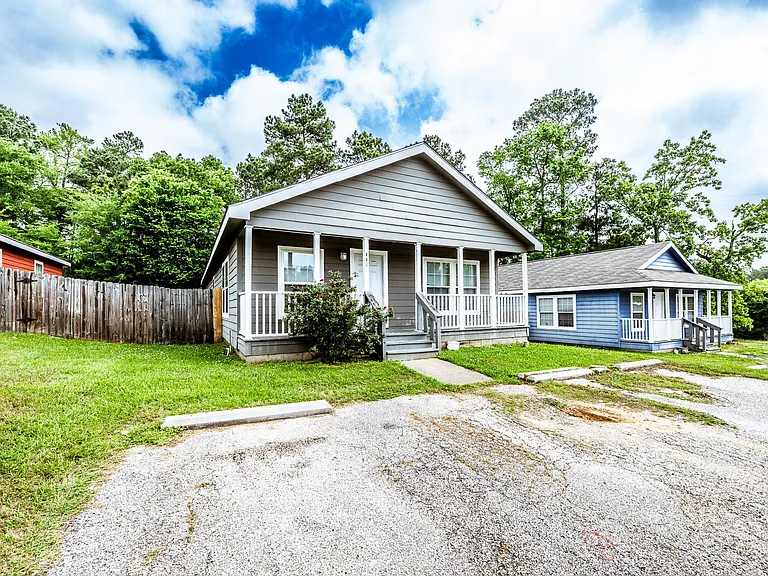 110 Varsity Dr — Photo 24