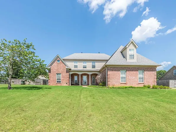 832 Williamsburg Dr, Atoka, TN 38004