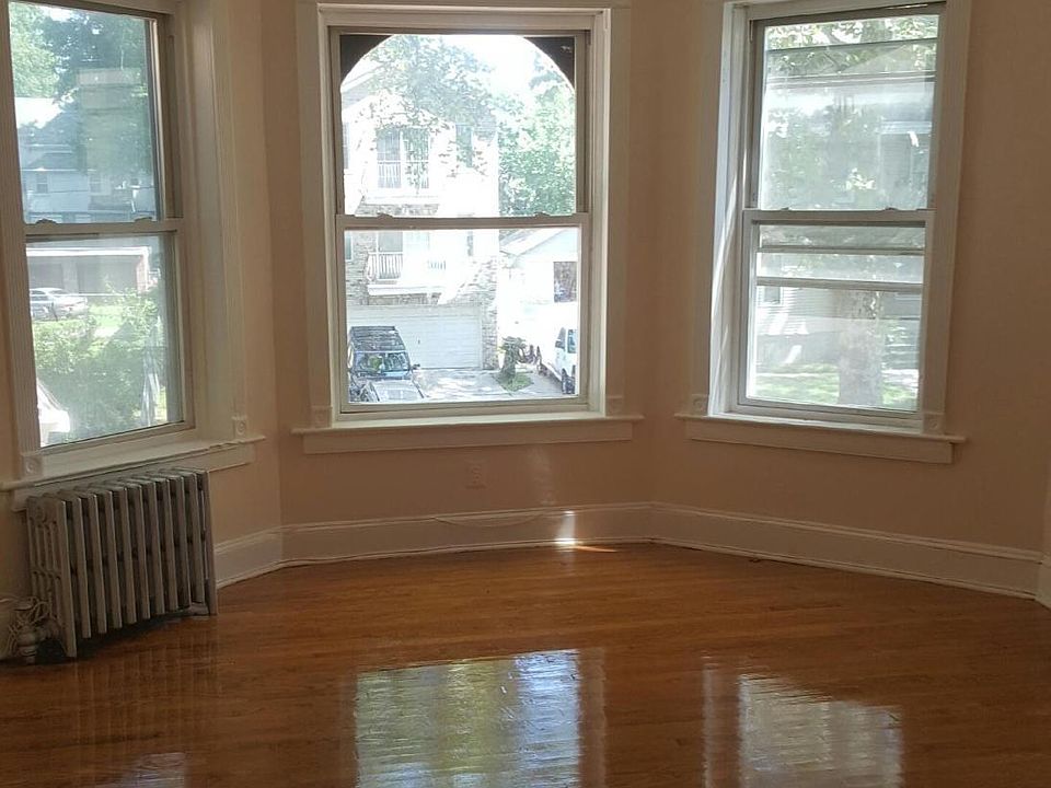 2nd image of 85 Chestnut St #2
