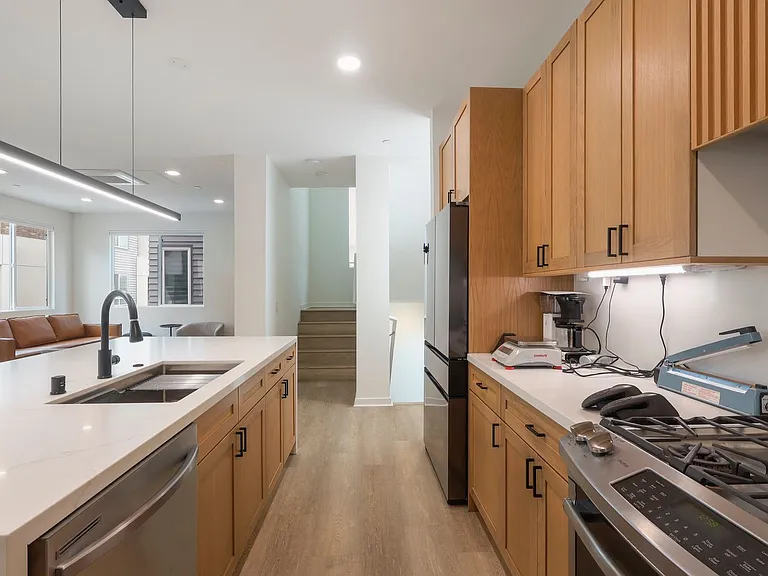 809 Brickyard Ln — Photo 13
