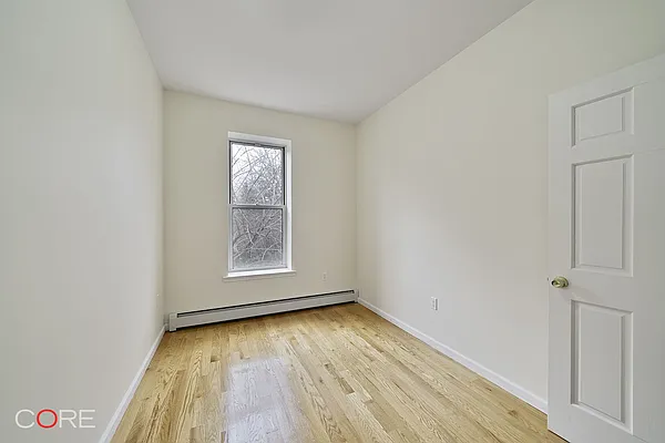 Rented by CORE | media 30