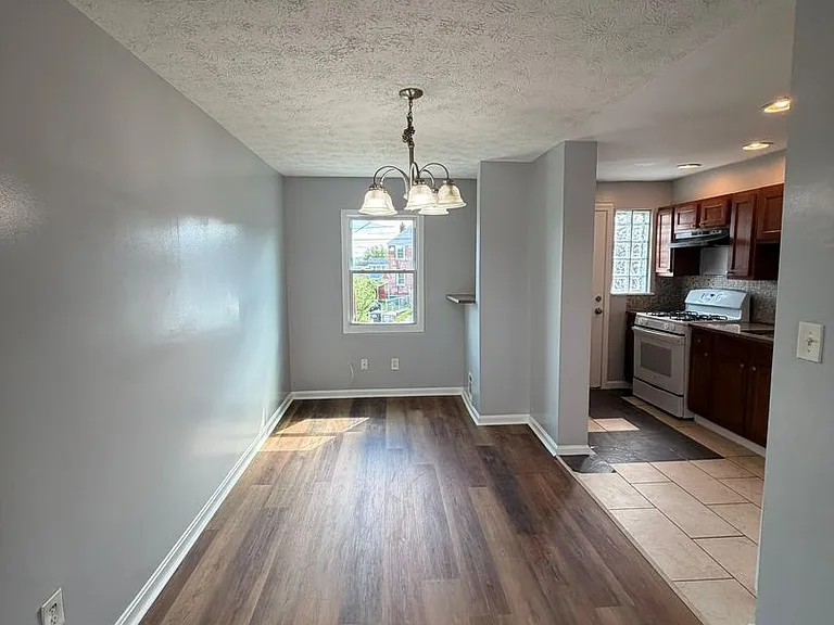 932 Elton Ave — Photo 6
