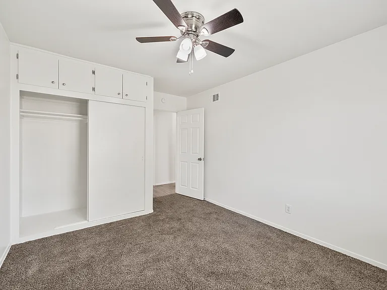 809 W Avenue J10 — Photo 23