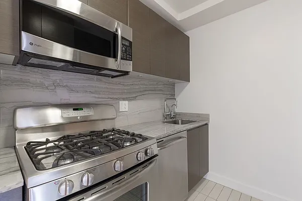 Rented by Stonehenge NYC LLC | media 4