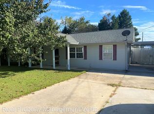 202 Debra Dr, Warner Robins, GA