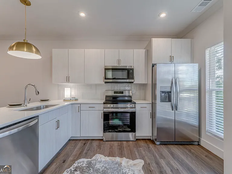 77 Chateau Dr — Photo 15