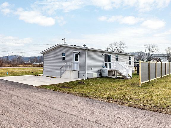 3rd image of 540 Everett St #17