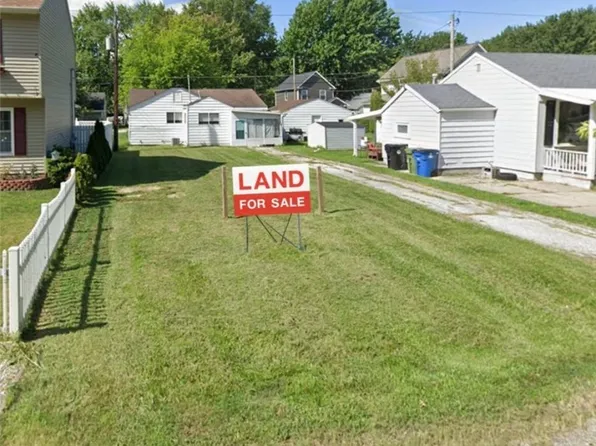 33862 Beachpark Dr, Eastlake, OH 44095