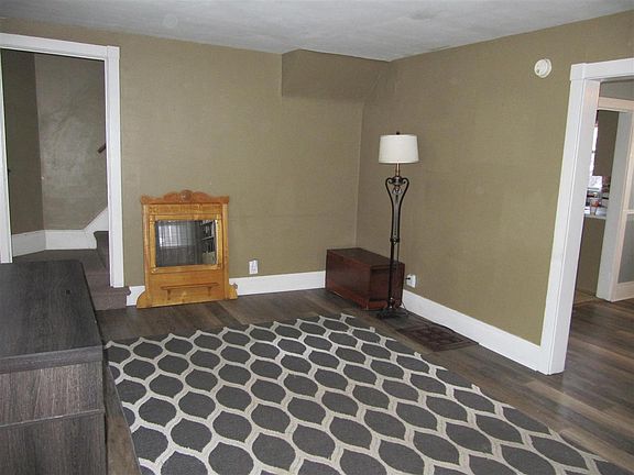 3rd image of 89 Ober St