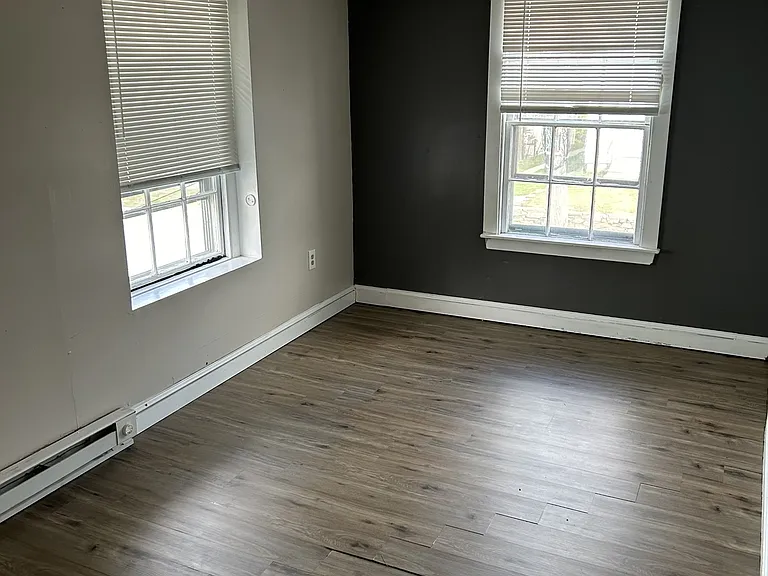 347 Main St — Photo 6