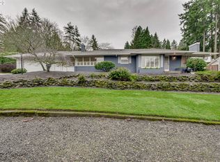 2500 Greentree Rd, Lake Oswego, OR 97034