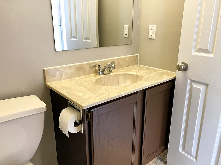 1136 Anthrop Dr — Photo 8