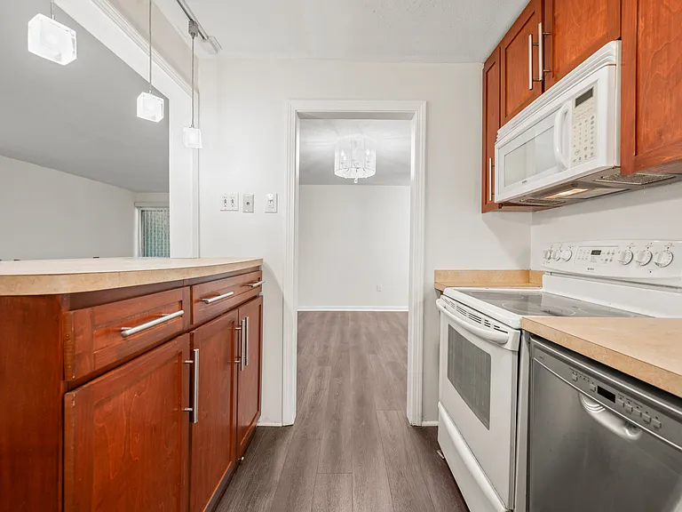 38 Rambling Brook Ln #B6 — Photo 6