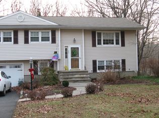 64 Castlewood Trl, Sparta, NJ 07871