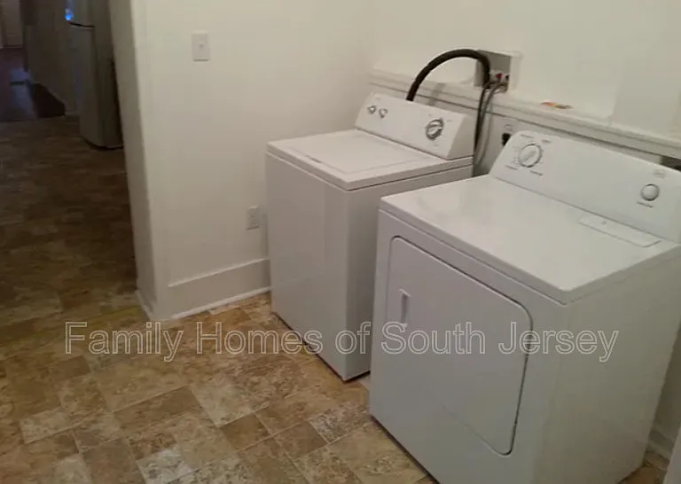 810 N Church St — Photo 7