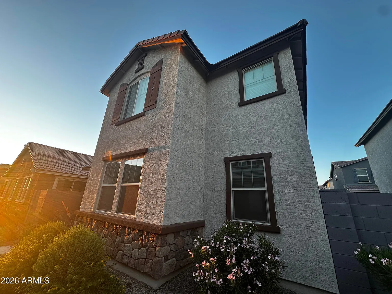 3 bed, 2.5 bath, $2,400 — Photo 2