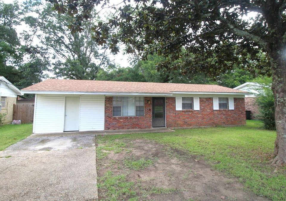 1st image of 404 Ladybird Ln