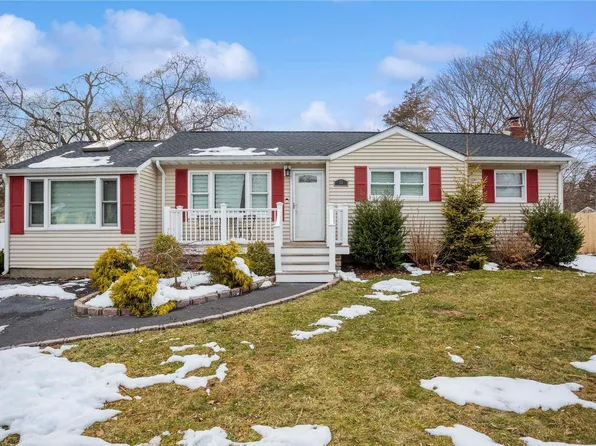 53 Champlain Street, Port Jefferson Station, NY 11776