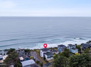 813 SW 9th St, Lincoln City, OR 97367