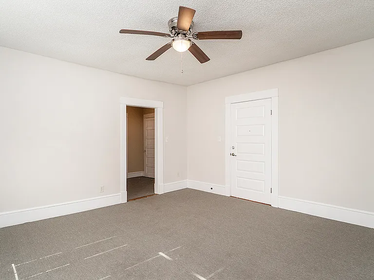 1219 Grace Ave #3 — Photo 9