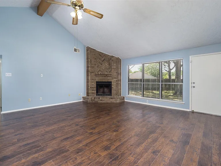 2902 Laurelridge Dr — Photo 7