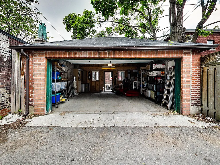114 Westmount Ave — Photo 28