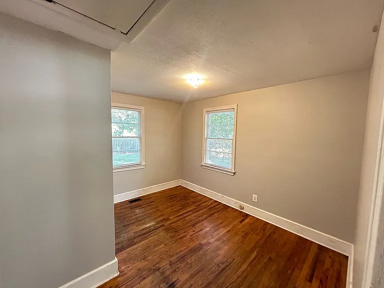 1414 S Kilbourne Rd — Photo 4