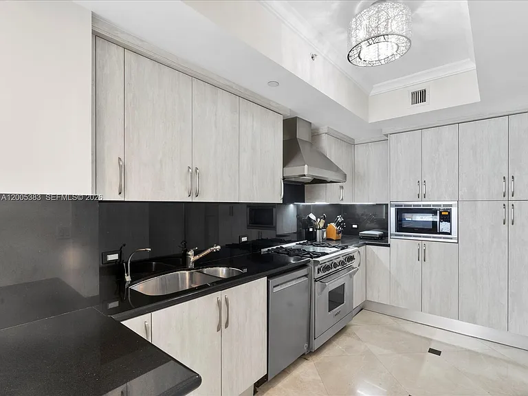 17875 Collins Ave #3305 — Photo 9