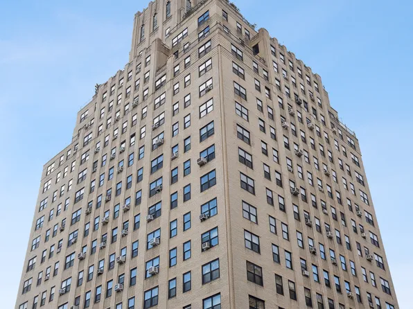 300 West 23rd Street I3 image 17 of 18