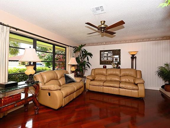 4th image of 1875 Buccaneer Cir
