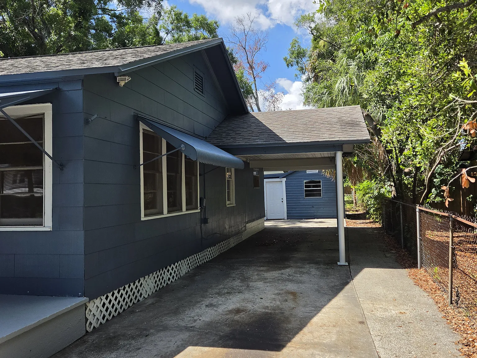 3 bed, 1066 sqft, $2,400 — Photo 2