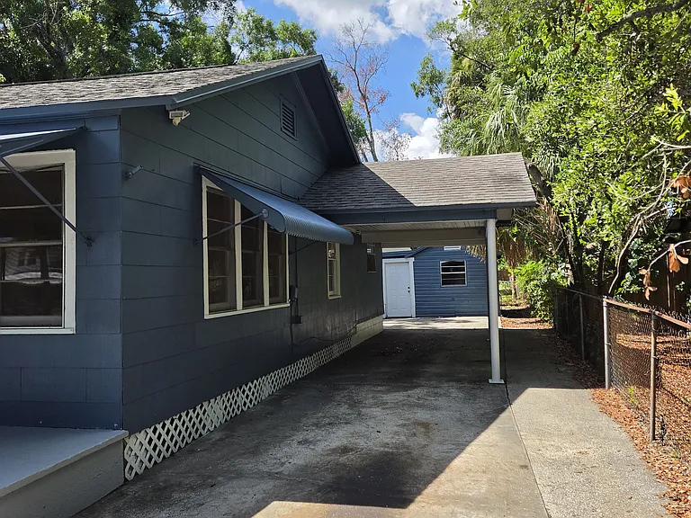 108 W Curtis St — Photo 2