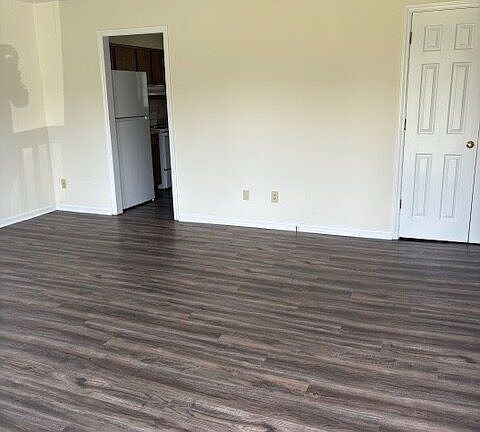 2nd image of 301 Alice Dr #B