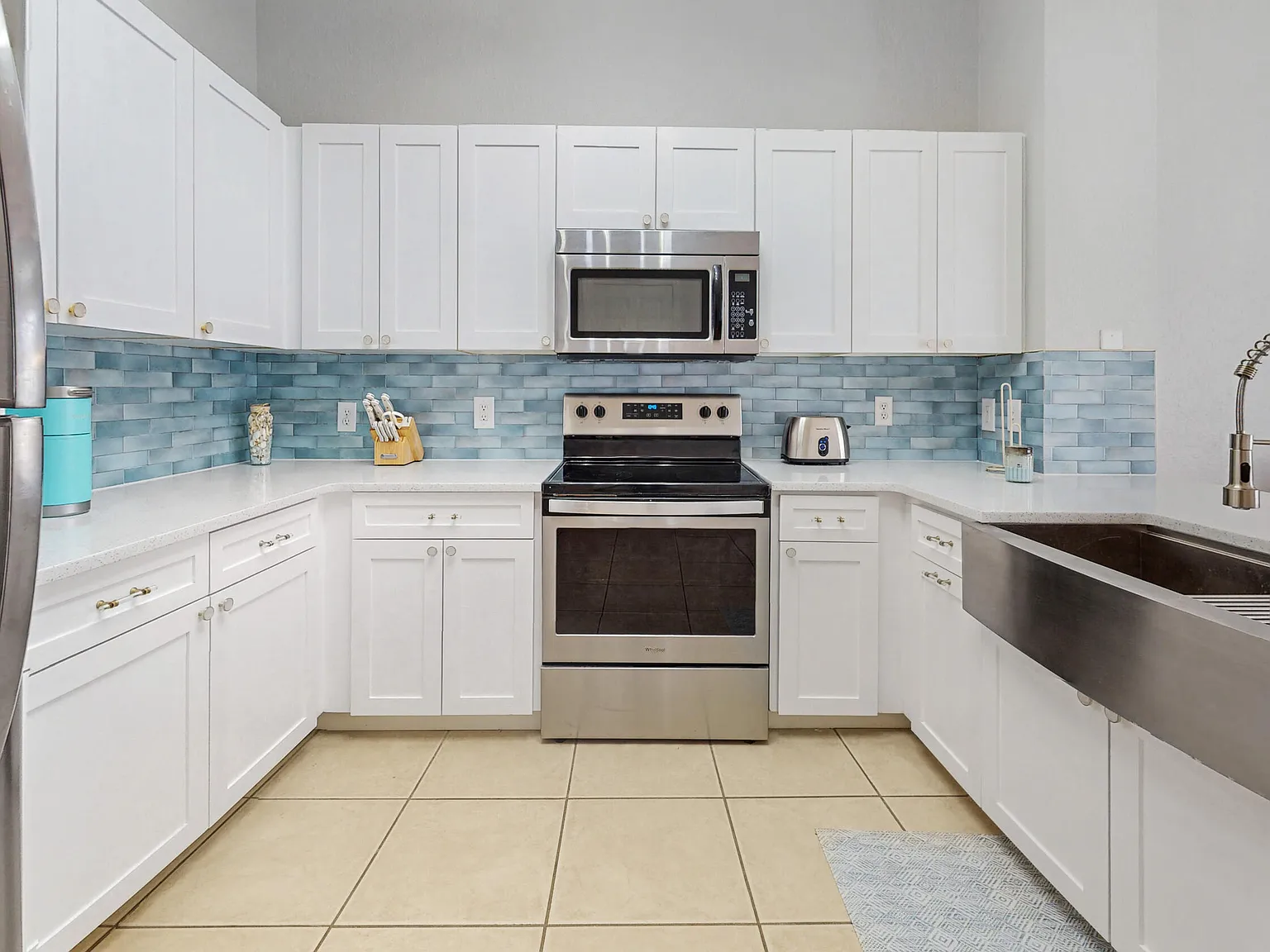 3 bed, 3.0 bath, 1440 sqft, $3,500 — Photo 4