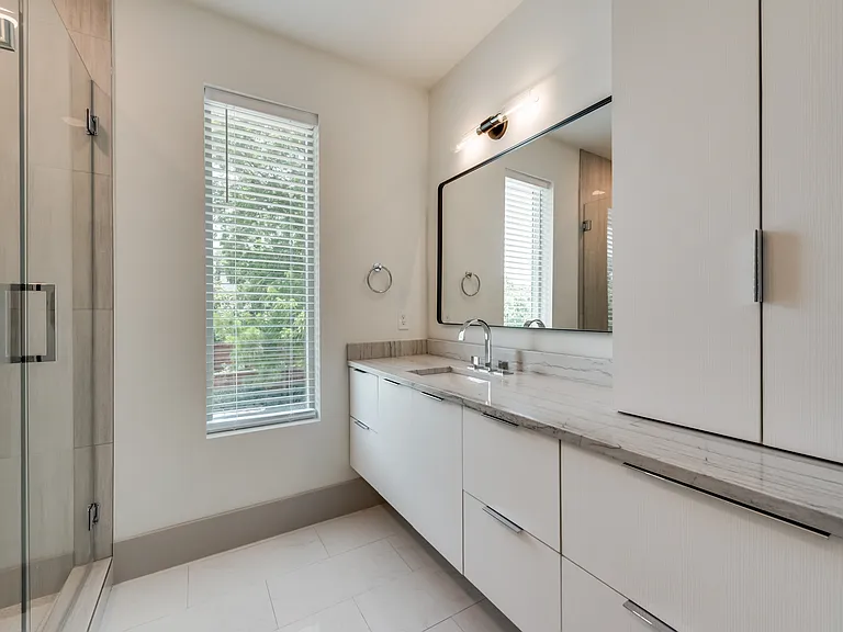 4528 W Amherst Ave — Photo 27