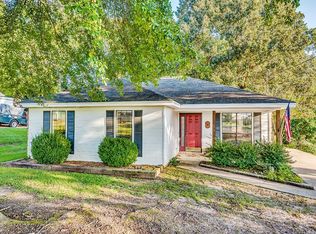 4877 Summit Dr, Millbrook, AL 36054