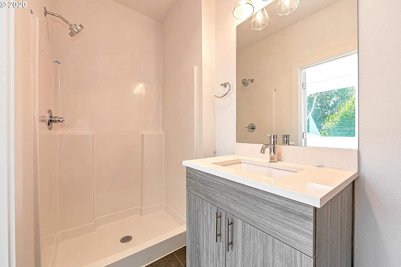 4130 Northeast Garfield Avenue - 206 — Photo 4