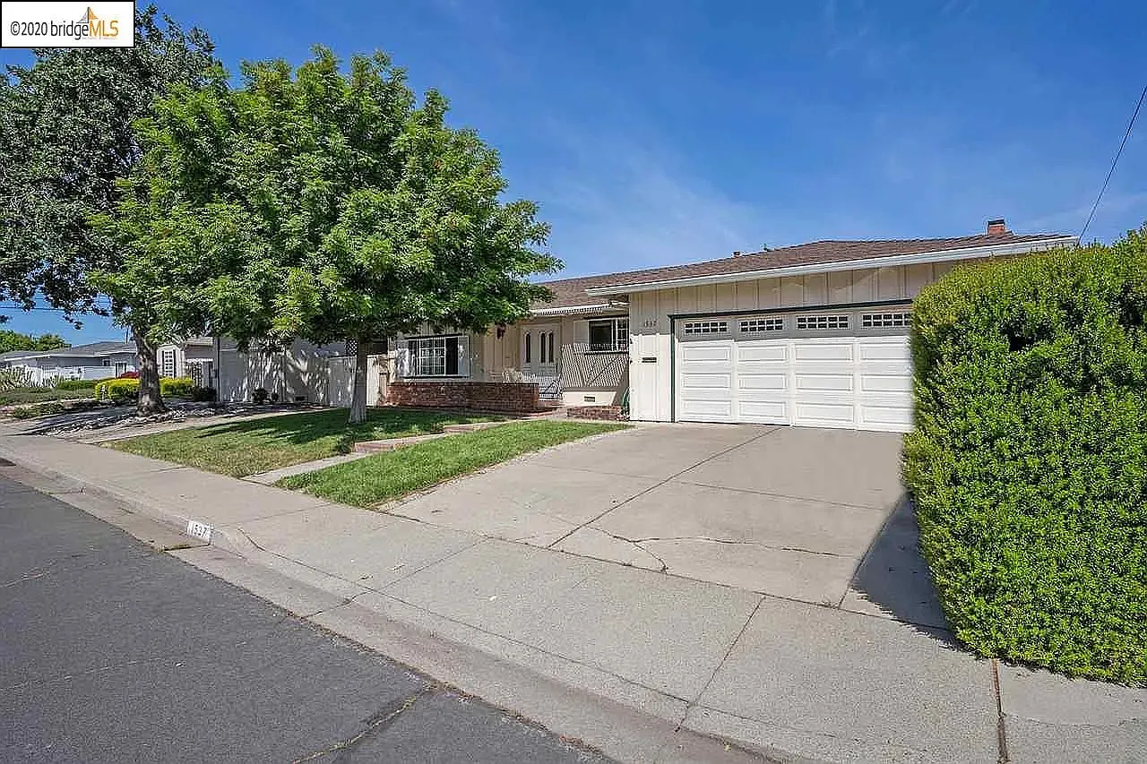 1537 Heartwood Drive — Photo 3