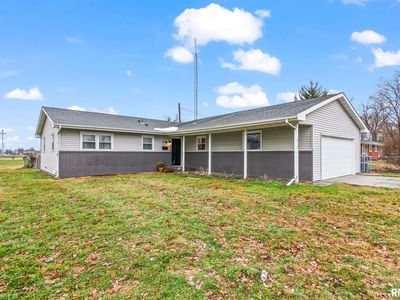 614 E Walnut St, Chatham, IL, 62629