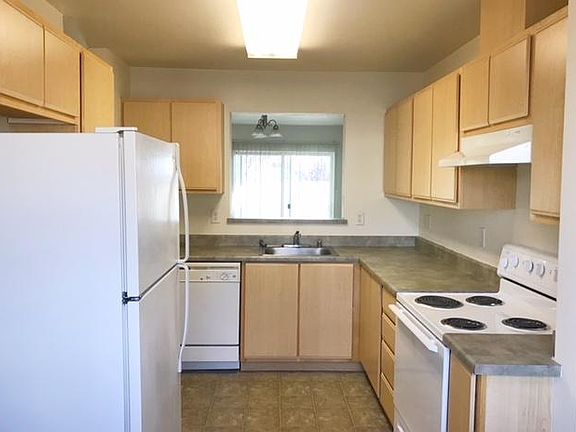 3rd image of 4909 E Upriver Dr #10