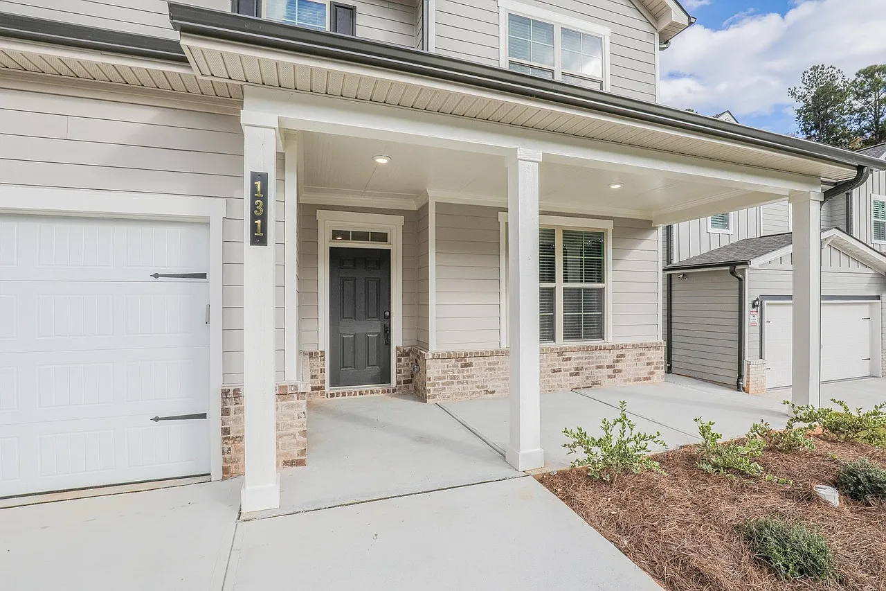 5 bed, 3.5 bath, 3100 sqft, $3,400 — Photo 4