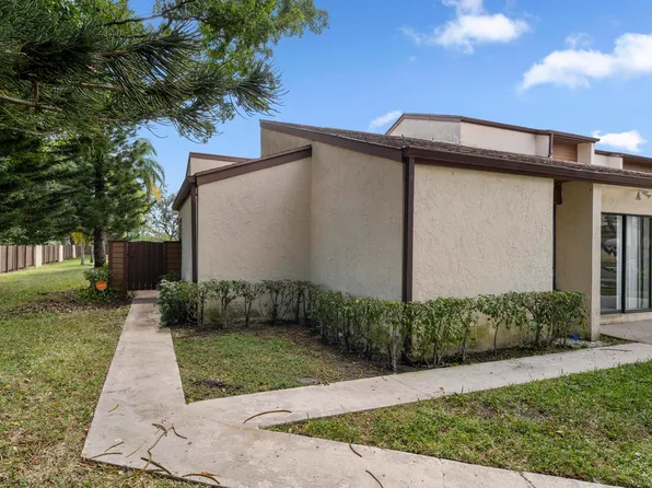 3504 Tamarack Trail, West Palm Beach, FL 33406