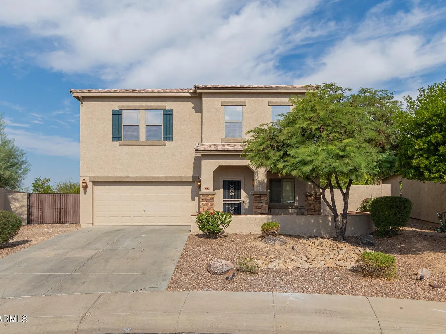 4 bed, 2.5 bath, 2513 sqft, $3,000 — Photo 1