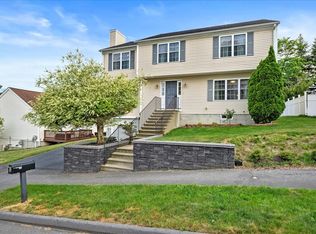 3 Navajo Rd, Worcester, MA 01606