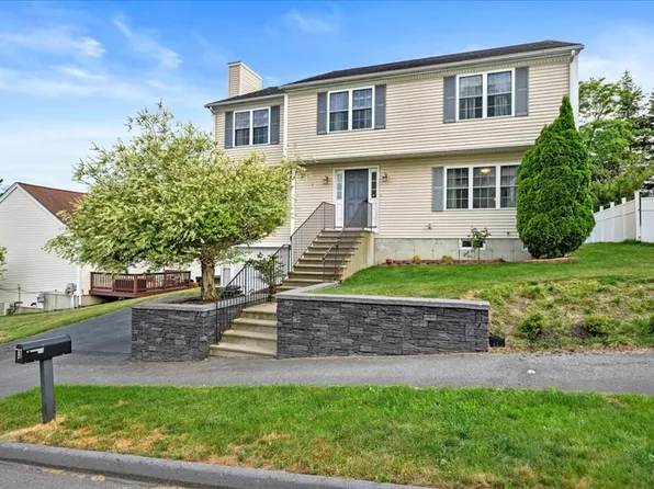 3 Navajo Rd, Worcester, MA 01606