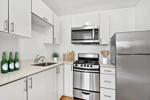 Rented by Glenmark Realty | media 11