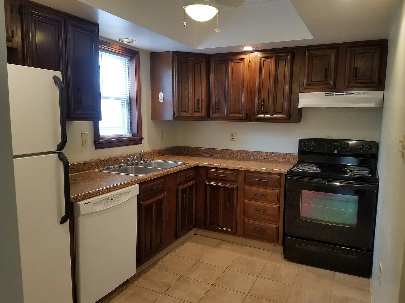 419 Florence Ave photo 1