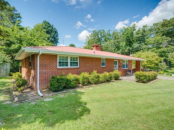 2nd image of 100 Hickory Dr